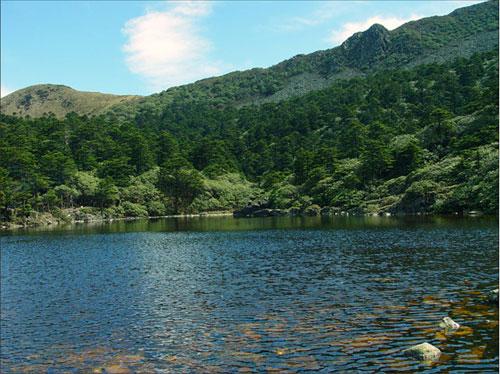 螺髻山中五彩缤纷的冰川湖泊(组图)