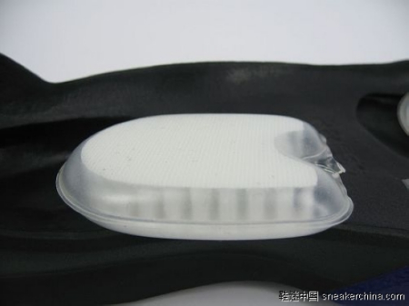 解剖Zoom Kobe V 层层展现内部功能_NIKE新