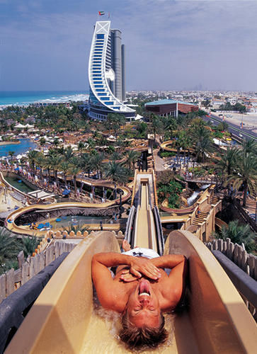 ӵ(Wild Wadi)λڵϰݵˮϹ԰а˸ˮϹɽһפһȴؼˮݡ