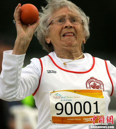 9旬加拿大老太成田径狂人 创30余项世界纪录_