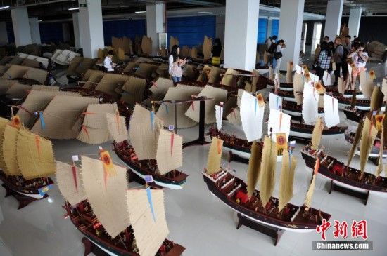 探险家金飞豹造二百余艘模型 再现郑和舰队