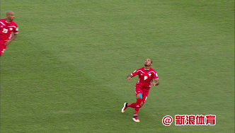 日本前锋惨遭德容式飞踹