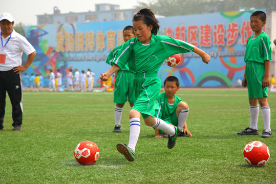 中国青少年校园足球发展计划举行 五位资深元