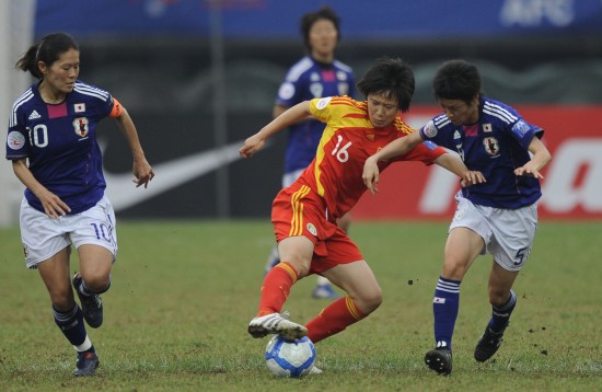 图文-[女足亚洲杯]中国0-2日本 张睿骗过对手