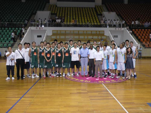 热身赛 香港新丽宝66比56胜美国高中明星队_