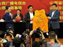 ɽ����Ů��������������