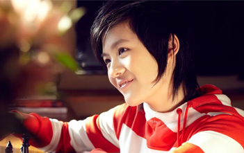 高清-时尚最体育第16期封面女郎 邻家棋后侯逸凡