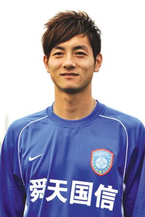 荣昊邓卓翔左右逢源进国足 谭斯:长得帅不如多