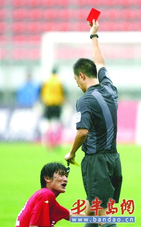 李林峰得到的这张红牌,成了比赛的转折.