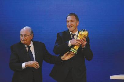 FIFA调查卡俄两届世界杯申办 若取证恐重新举