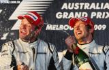图文-F1澳洲站布朗包揽冠亚军“双巴组合”享受胜利
