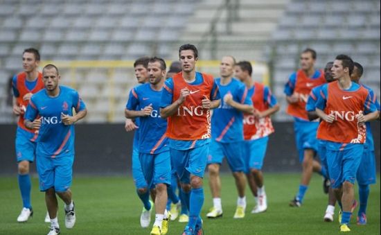 范佩西正跟随荷兰全队训练