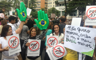 ����ֱ������ʾ�������˴�V����ߺ�������(ͼ)