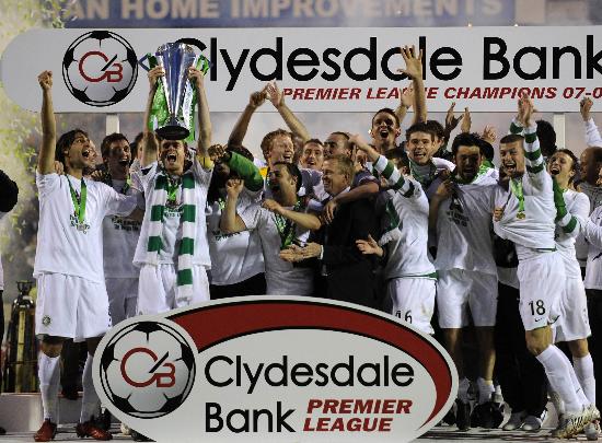 图文-苏超足球联赛凯尔特人夺冠 高举冠军奖杯_国际足坛-欧陆烽火-其他_NIKE新浪竞技风暴_新浪网