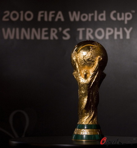图文-2010年世界杯冠军奖杯亮相如此精致的做