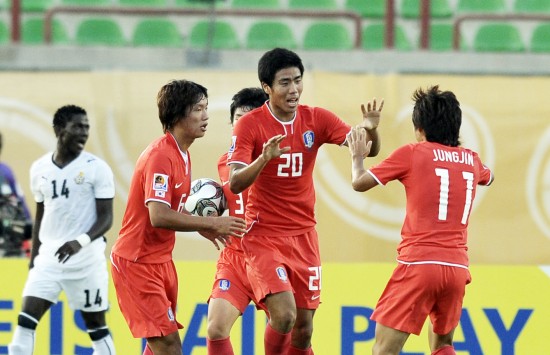 图文-[世青赛]韩国vs加纳 韩国队员庆祝进球_国