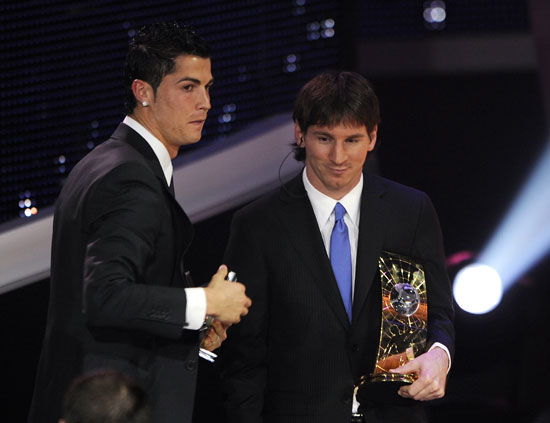 图文-2009世界足球先生颁奖典礼 C罗表情略显