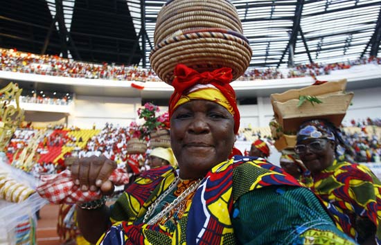 图文-2010年非洲国家杯开幕式上演民族传统舞蹈