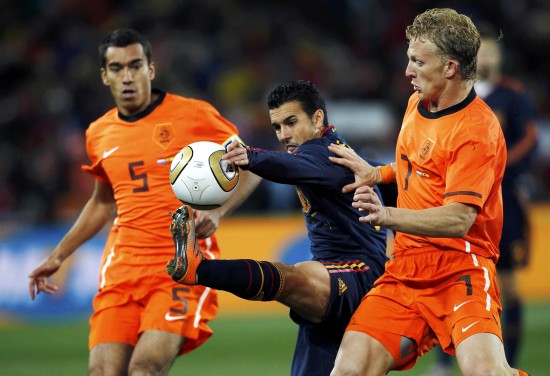 图文-[决赛]荷兰VS西班牙 手脚并用_国际足球-