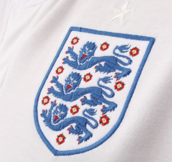 图文-英格兰国家队公布新款球衣 三狮军团队标