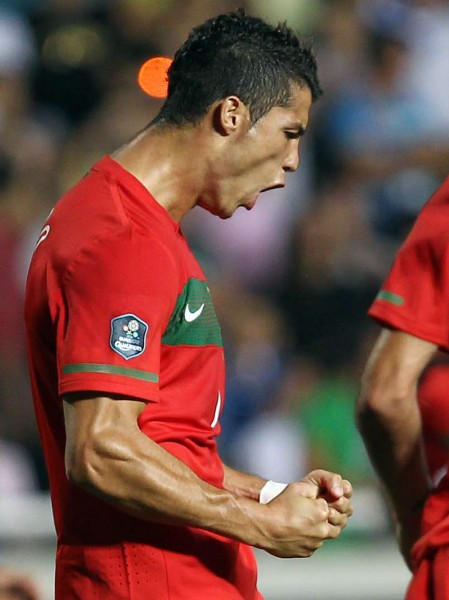 图文-欧预赛塞浦路斯0-4葡萄牙 c罗庆祝进球