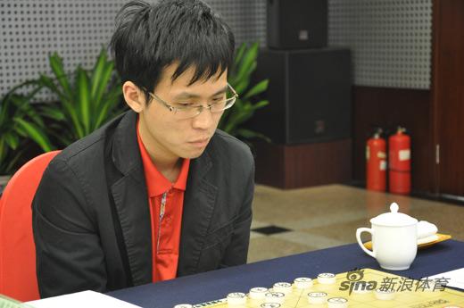 图文-象甲第18轮北京主场战浙江 赵鑫鑫眼神犀