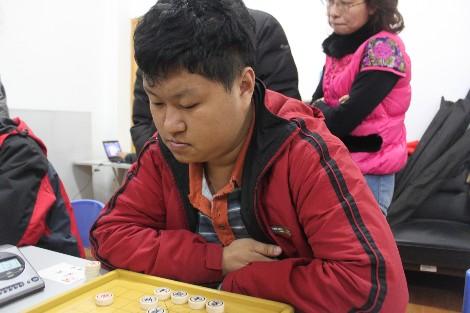 图文-金箔杯象棋赛次日现场 孟辰全力以赴对局