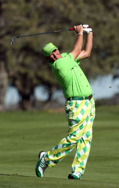 ���򳡵�һĨ��ɫ