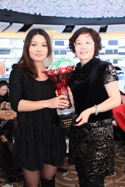 ���Ʒƻ��ܸ˹ھ�