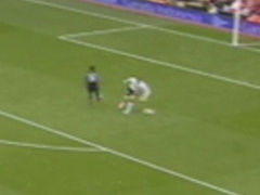视频-利物浦门将秀脚下活 轻巧一扣戏耍维尔贝克