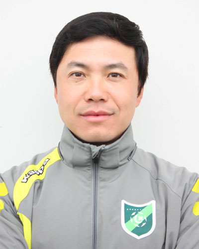 图文-2009赛季中超联赛杭州绿城队助理教练谭恩德