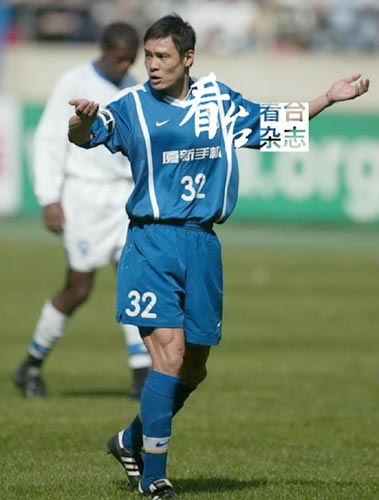 图文-中国联赛的非典型德比 范志毅领衔上海德比