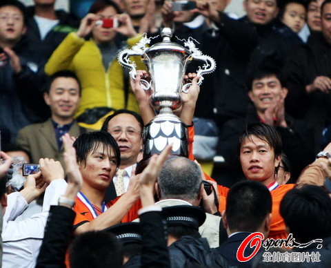 图文-第32届省港杯足球赛次回合 广东队最终加