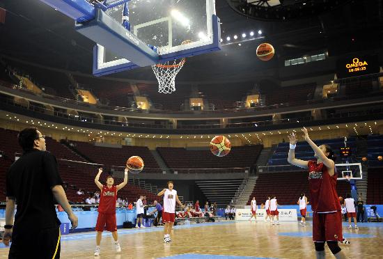 图文-2008国际女子篮球邀请赛 五棵松球馆NBA标准