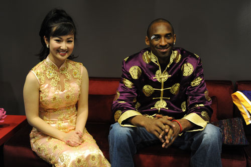 科比唐装造型帅气十足