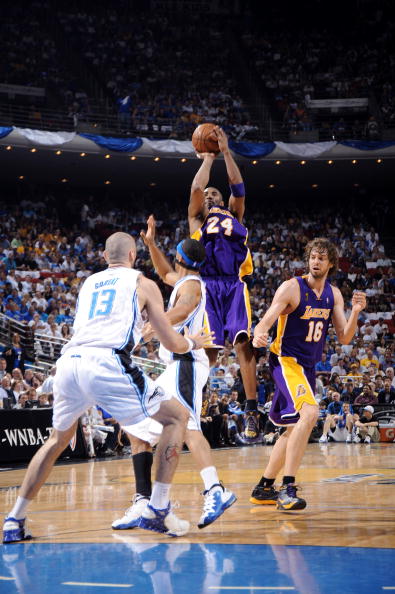 图文-[总决赛V]湖人vs魔术 科比跳投无敌_篮球-NBA_NIKE新浪竞技风暴_新浪网