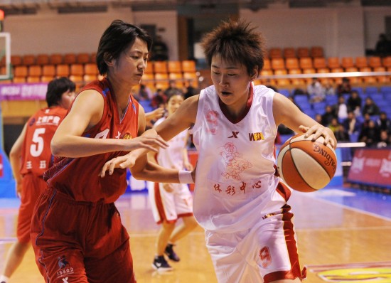 图文-[wcba]黑龙江80-69上海 高颂精彩突破_篮球-女篮_nike新浪竞技