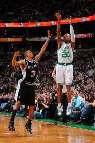 图文-[常规赛]马刺94-73凯尔特人 雷阿伦三分出