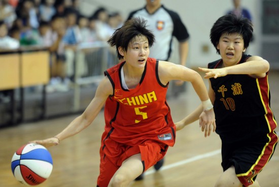 杨力维甩开对手