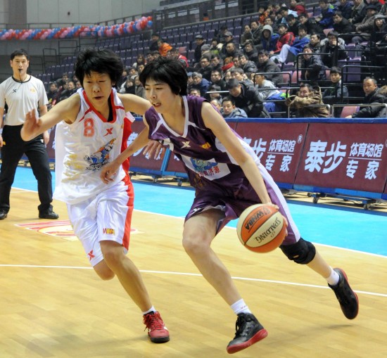 图文[wcba]黑龙江91-104河南 吴迪突破_篮球-女篮_新浪竞技风暴_新浪