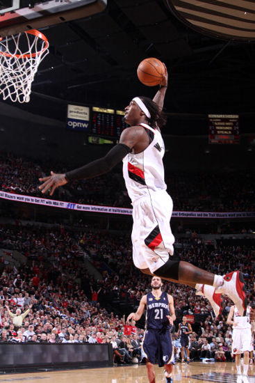 -[常规赛]灰熊89-102开拓者 华莱士战斧扣篮_篮