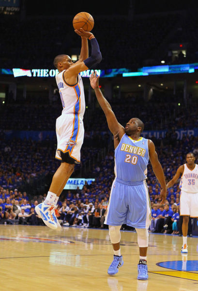 图文-[季后赛]掘金vs雷霆II 威少外线急停跳投