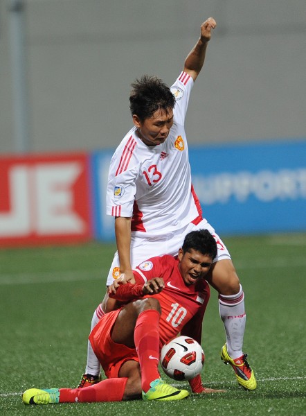 图文-世预赛中国队对阵新加坡队 刘建业哈米德