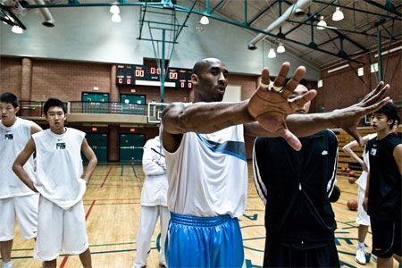 师MVP通向巅峰境地 科比门徒提供篮球之梦最