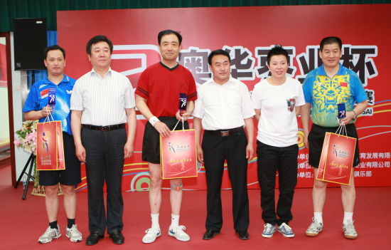 奥华枣业杯乒乓球邀请赛开战 前世界冠军杨影