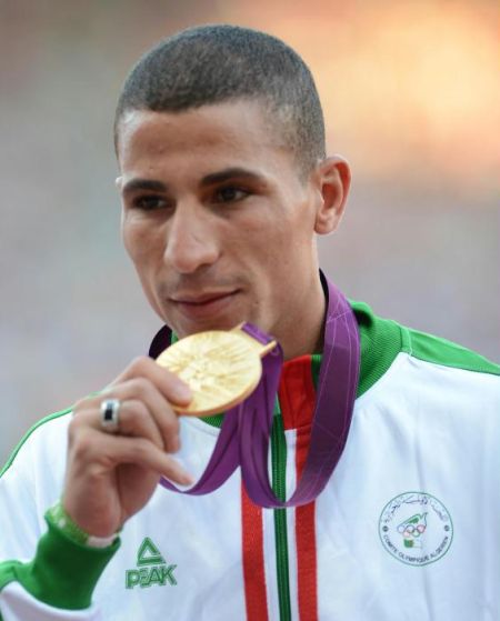 阿尔及利亚选手马赫卢菲获得田径1500米冠军