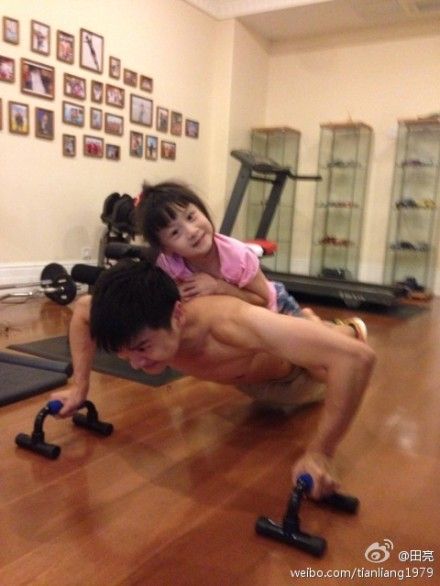 田亮微博晒幸福