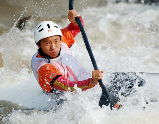 图文-皮划艇全国激流回旋秋季冠军赛 广东谭亚