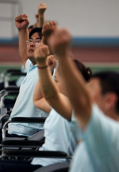 图文-全国轮椅太极拳训练营落幕 河北选手沉着稳定