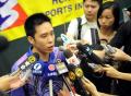 图文-中国香港乒乓球队备战奥运 高礼泽接受采访